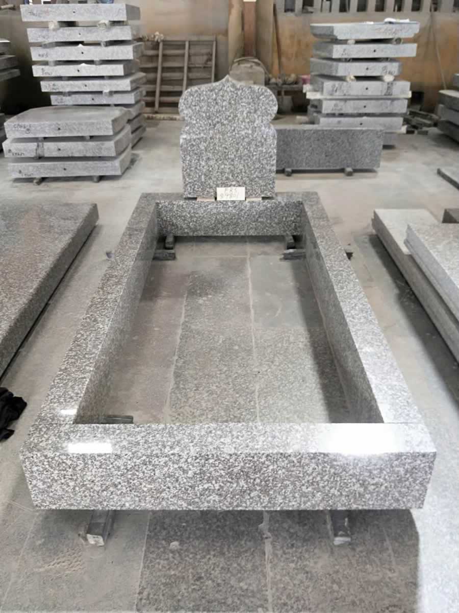 Romania Tombstone-02