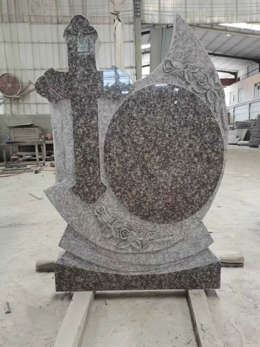 Romania Tombstone-02