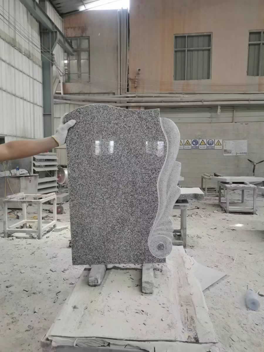 Romania Tombstone-02