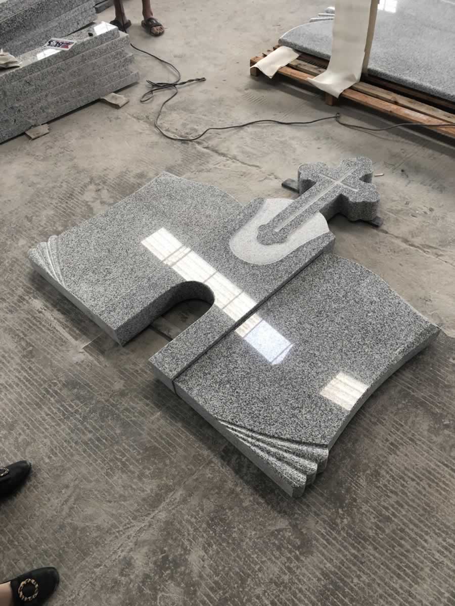 Romania Tombstone-02