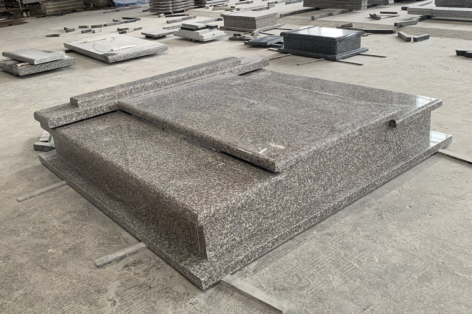 Romania Tombstone-02